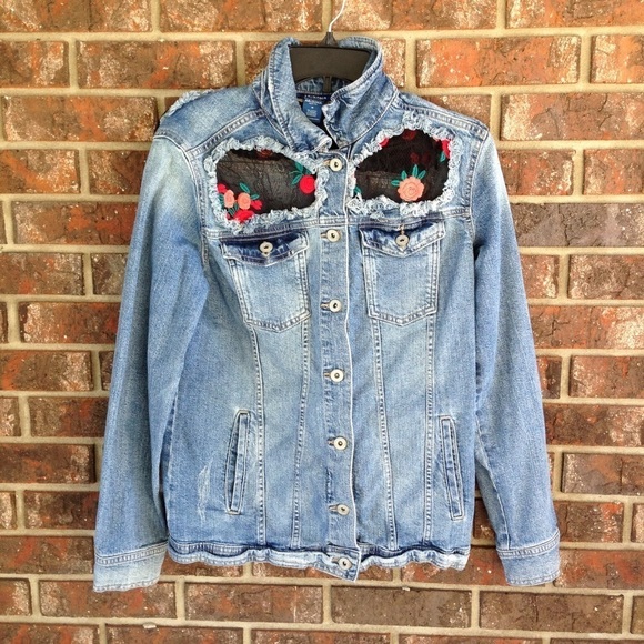 ARIZONA Jeans Distressed Denim Jacket Size Medium - Picture 8 of 8